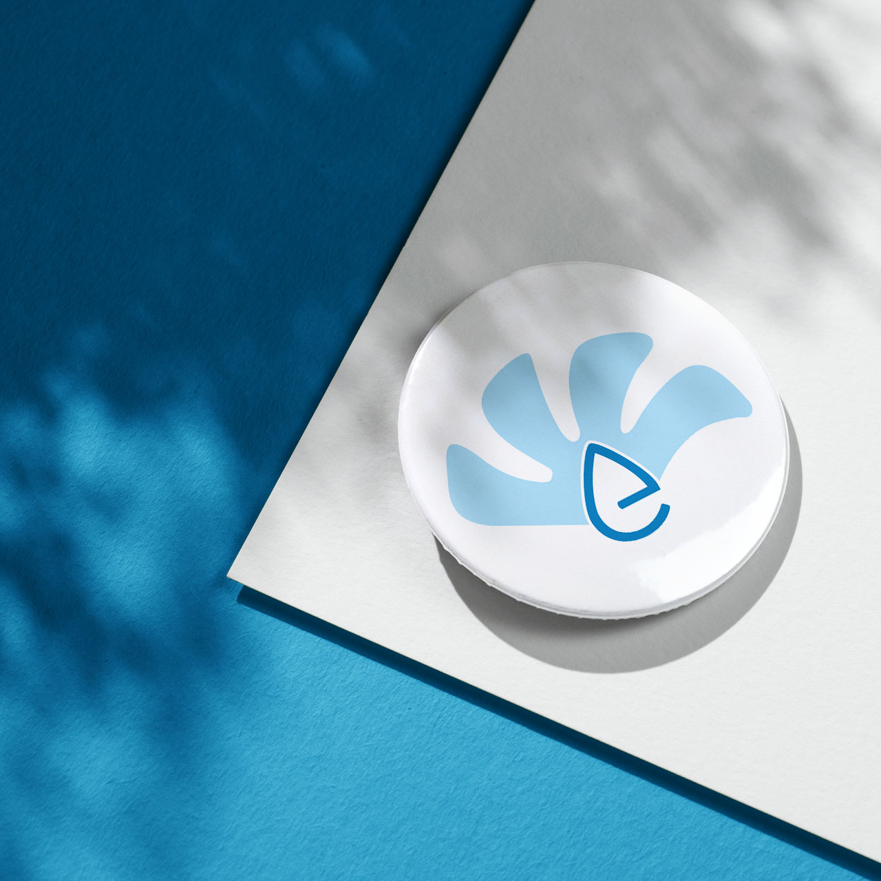 02-Badge